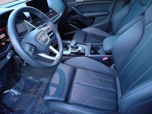 Used 2025 Audi Q5 e Premium Plus w/ Premium Plus Package image 12