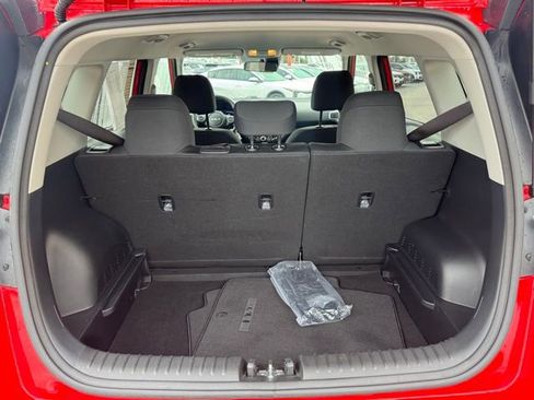 Certified 2025 Kia Soul LX image 9