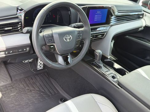 Used 2026 Toyota Camry SE FWD image 4
