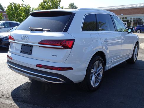 Certified 2023 Audi Q7 Premium image 5