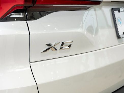 New 2026 BMW X5 xDrive50e w/ Premium Package AWD/4WD image 10