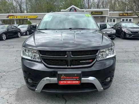 Used 2019 Dodge Journey Crossroad FWD image 2