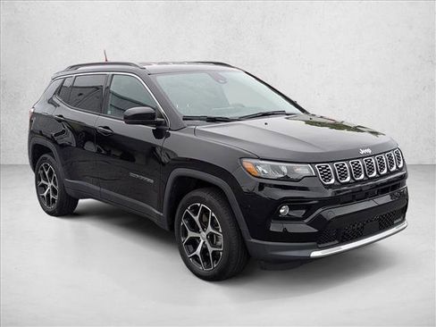 Certified 2024 Jeep Compass Limited AWD/4WD image 3