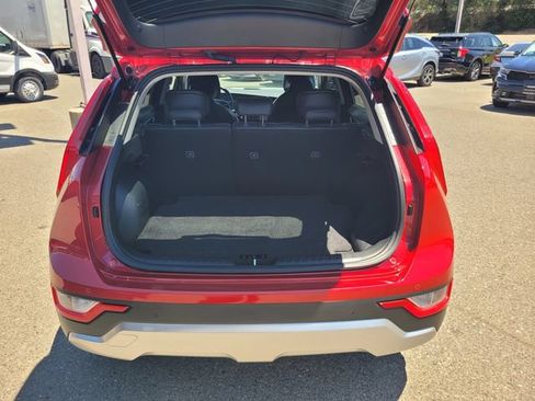 Used 2025 Kia Niro EX FWD image 8