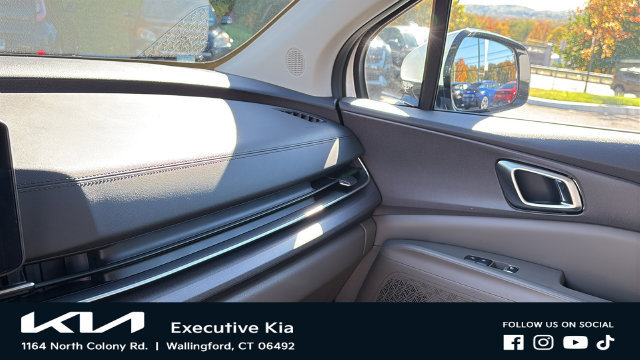 Used 2026 Kia Carnival EX FWD image 21