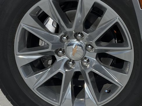 New 2026 Chevrolet Suburban Premier RWD image 9