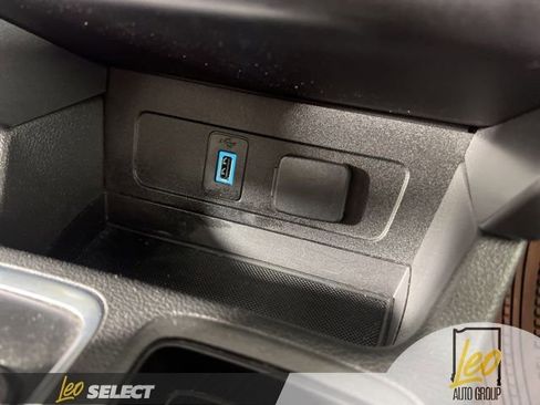 Used 2019 Ford Escape SE image 24