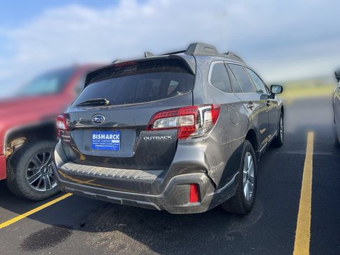 Used 2018 Subaru Outback 2.5i Premium w/ Popular Package #1 AWD/4WD image 3