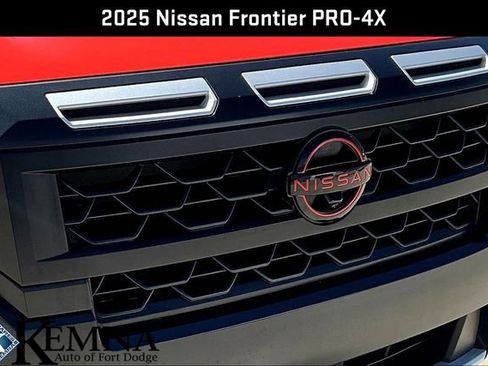 Used 2025 Nissan Frontier PRO-4X w/ Pro Convenience Package AWD/4WD image 37