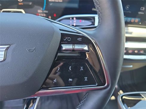 Used 2025 Cadillac Lyriq Luxury w/ LPO, Floor Liner Package AWD/4WD image 33