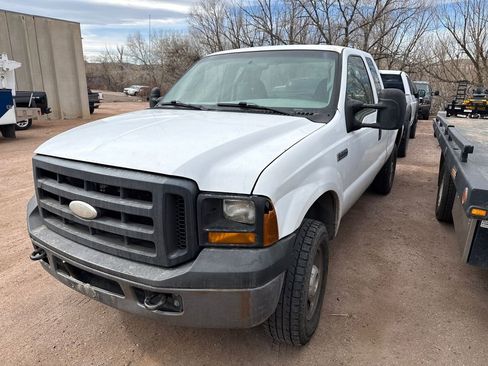 Used 2007 Ford F250 XL image 3