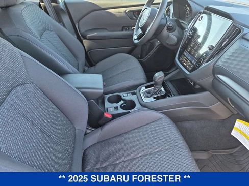 Used 2025 Subaru Forester Premium AWD/4WD image 31