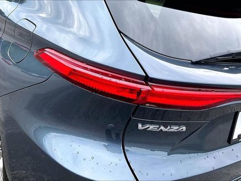 Used 2021 Toyota Venza XLE w/ Softex Package AWD/4WD image 22