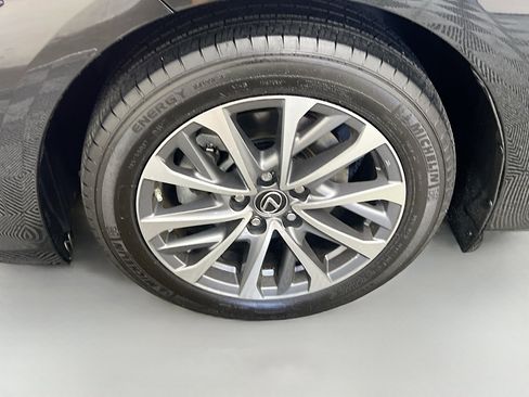 Used 2023 Lexus ES 350 image 13