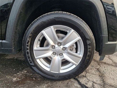 Certified 2022 Jeep Compass Latitude image 26