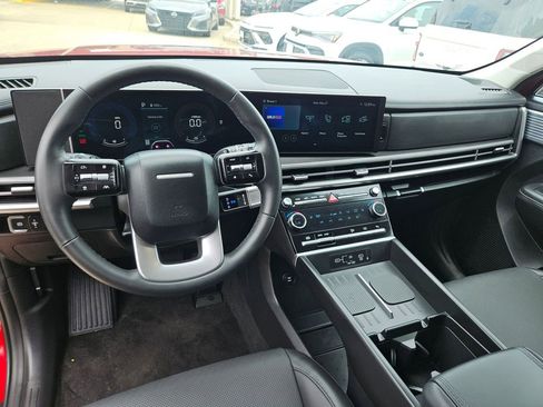 Used 2025 Hyundai Santa Fe SEL FWD image 16