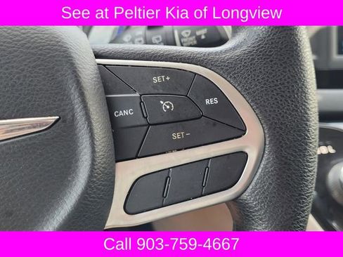Used 2020 Chrysler Voyager Lxi FWD image 28