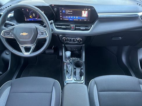 Used 2025 Chevrolet TrailBlazer LT w/ Convenience Package FWD image 16