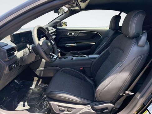 Used 2025 Ford Mustang Convertible RWD image 20