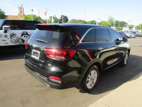 Used 2020 Kia Sorento LX AWD/4WD image 5