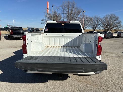 Used 2022 Chevrolet Silverado 1500 Custom image 10