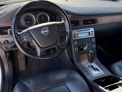 Used 2010 Volvo XC70 3.2 image 14