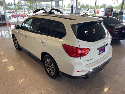Used 2018 Nissan Pathfinder S FWD image 9