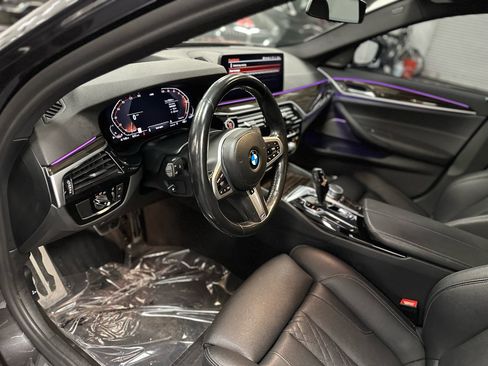 Used 2022 BMW 540i xDrive w/ M Sport Package image 18