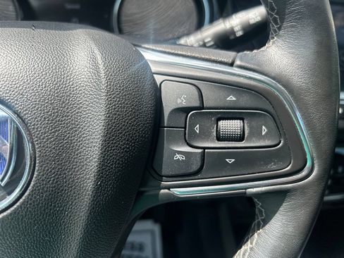 Used 2021 Buick Encore GX Essence AWD/4WD image 24