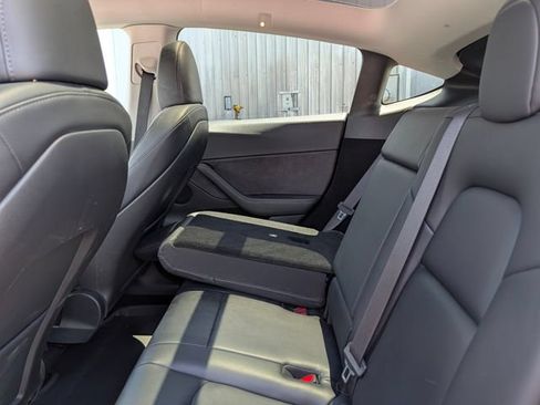 Used 2023 Tesla Model Y Performance AWD/4WD image 18