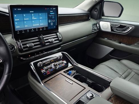 Used 2022 Lincoln Navigator Black Label image 28