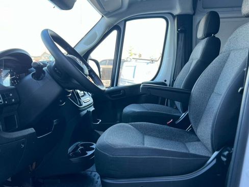 Used 2025 RAM ProMaster 2500 w/ Convenience Group FWD image 15