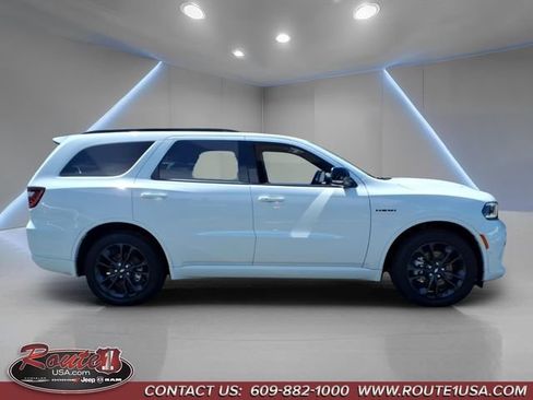 Used 2025 Dodge Durango R/T AWD/4WD image 2