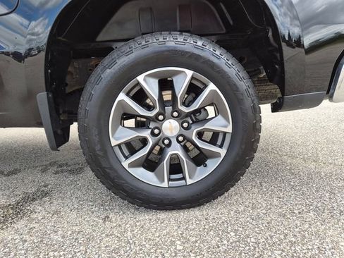 Used 2024 Chevrolet Silverado 1500 LT AWD/4WD image 10