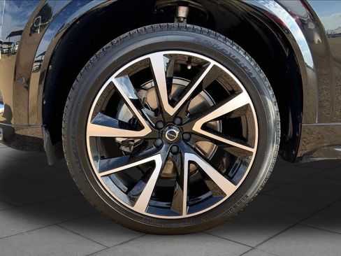 Used 2023 Volvo XC90 B6 Plus w/ Protection Package Premier AWD/4WD image 11