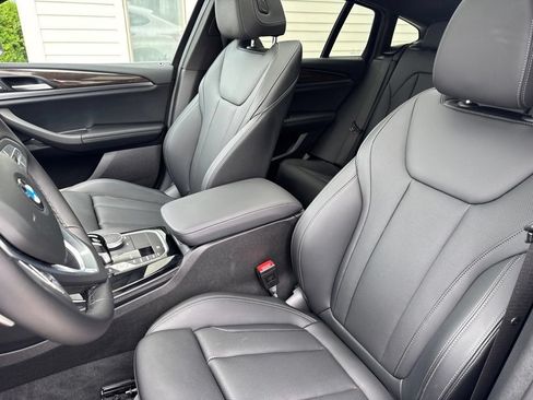 Used 2025 BMW X4 xDrive30i AWD/4WD image 23