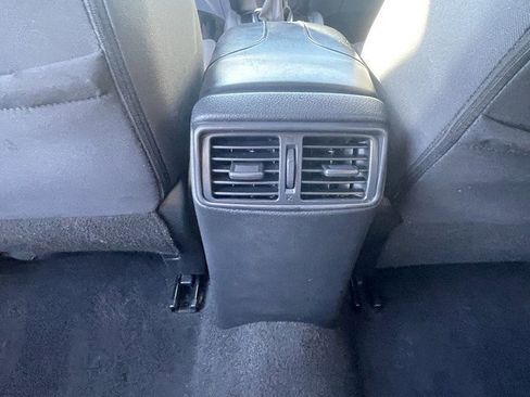 Used 2019 Nissan Rogue SV image 26