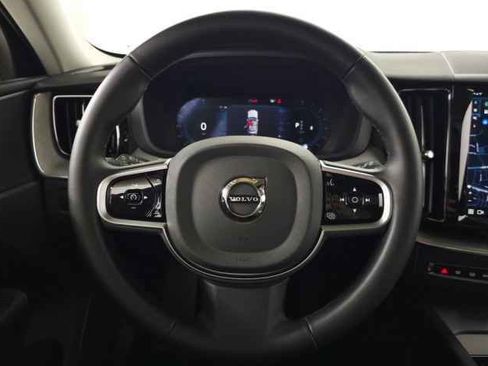Certified 2025 Volvo XC60 B5 Plus AWD/4WD image 19