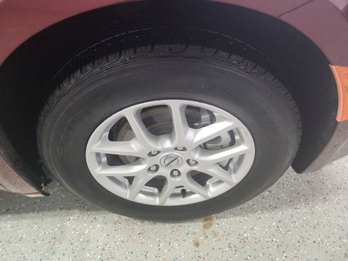 Used 2022 Chrysler Voyager LX image 24