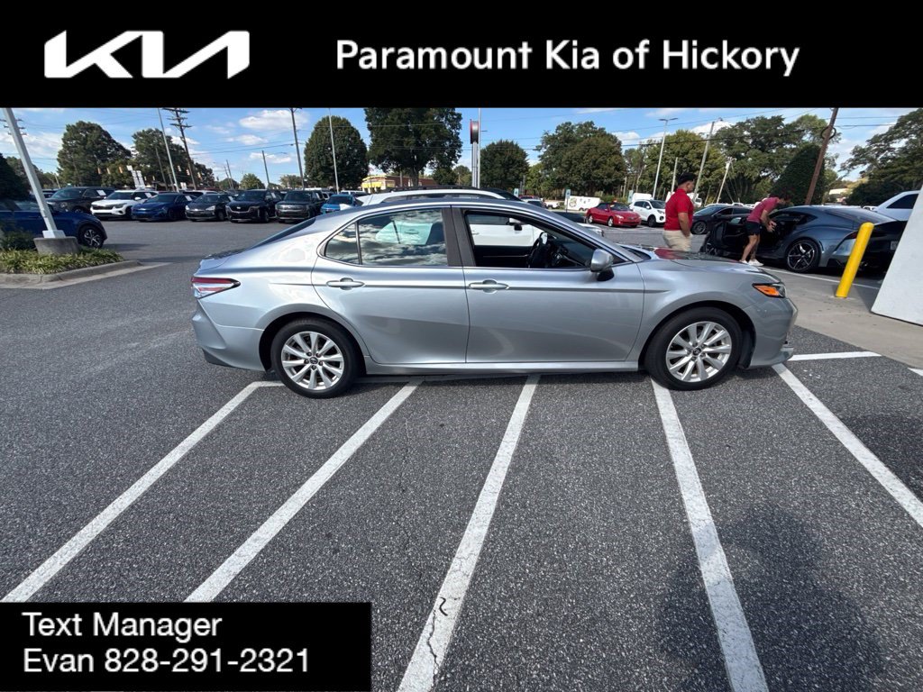 Used 2019 Toyota Camry LE FWD image 5