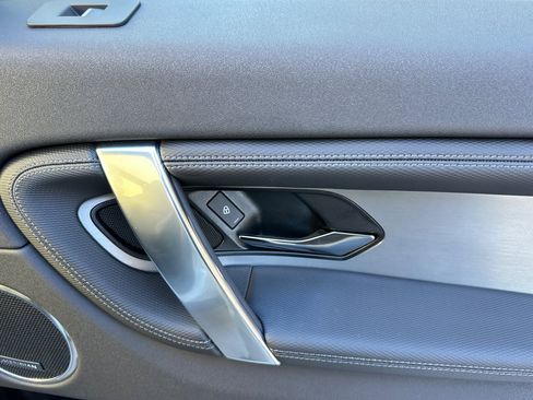 Certified 2025 Land Rover Discovery Sport Dynamic SE image 19