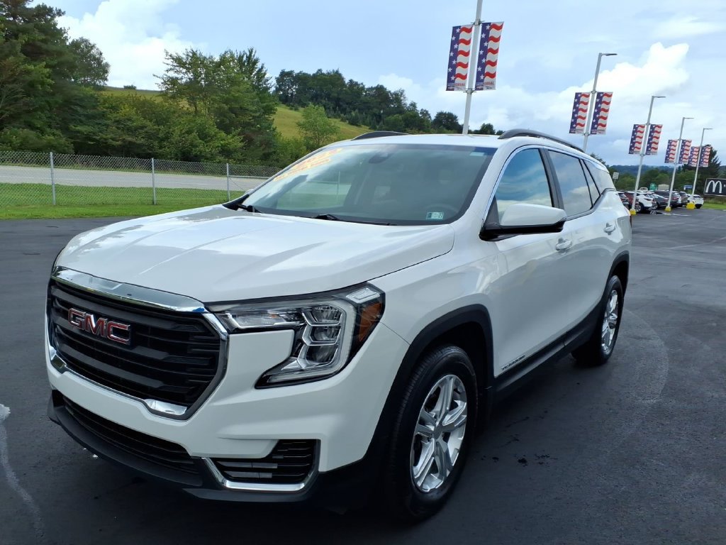 Used 2022 GMC Terrain SLE w/ Driver Convenience Package AWD/4WD image 4