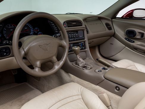 Used 2003 Chevrolet Corvette 50th Anniversary Edition w/ Preferred Equipment Group1 image 3