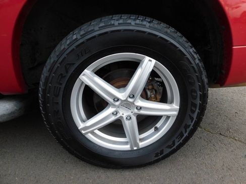 Used 2010 Ford Explorer XLT image 26