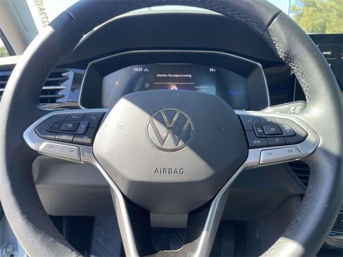 Used 2025 Volkswagen Jetta SE image 20