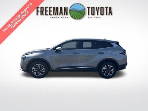 Used 2024 Kia Sportage LX image 1