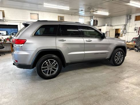Used 2019 Jeep Grand Cherokee Limited image 4
