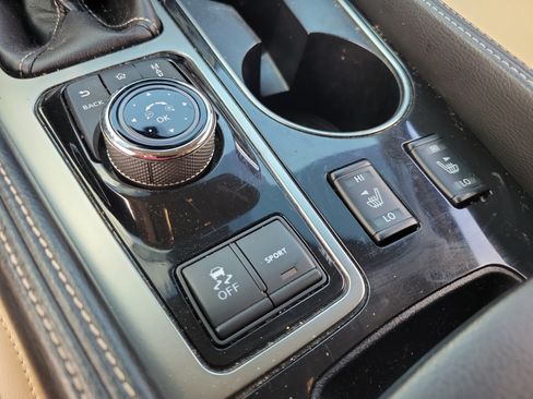 Used 2023 Nissan Maxima SV w/ Floor Mat Group FWD image 11