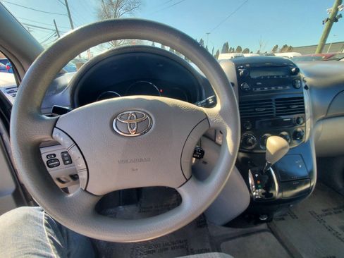 Used 2007 Toyota Sienna LE image 12