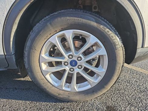 Used 2020 Ford Escape SE image 11